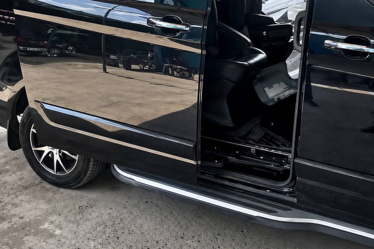  CỬA LÙA TỰ ĐỘNG MERCEDES 16 CHỖ